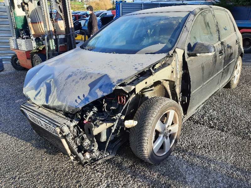 volkswagen golf v berlina (1k1) del año 2008