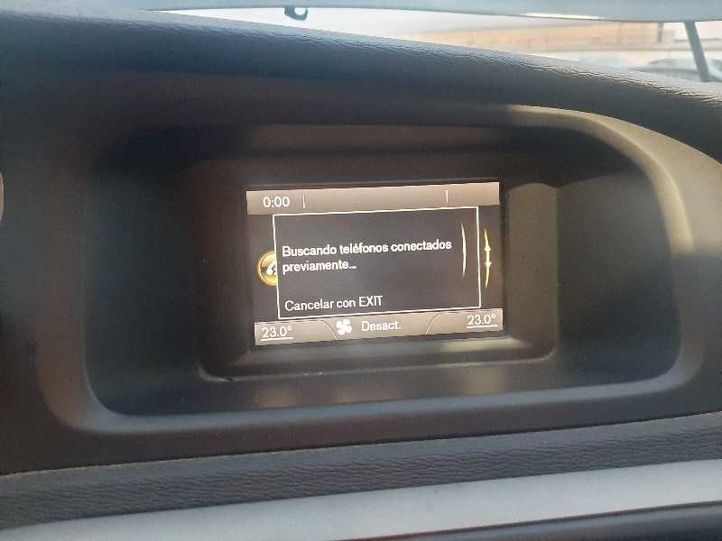 volvo v40 del año 2016