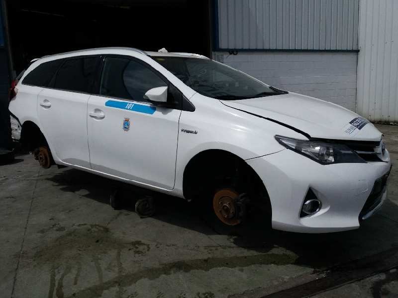 toyota auris touring sports (e18) del año 2015