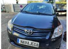 toyota auris del año 2012