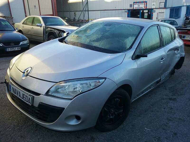 renault megane iii berlina 5 p del año 2009