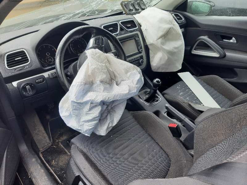 volkswagen scirocco (137) del año 2010