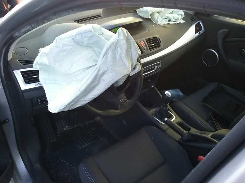 renault megane iii berlina 5 p del año 2009