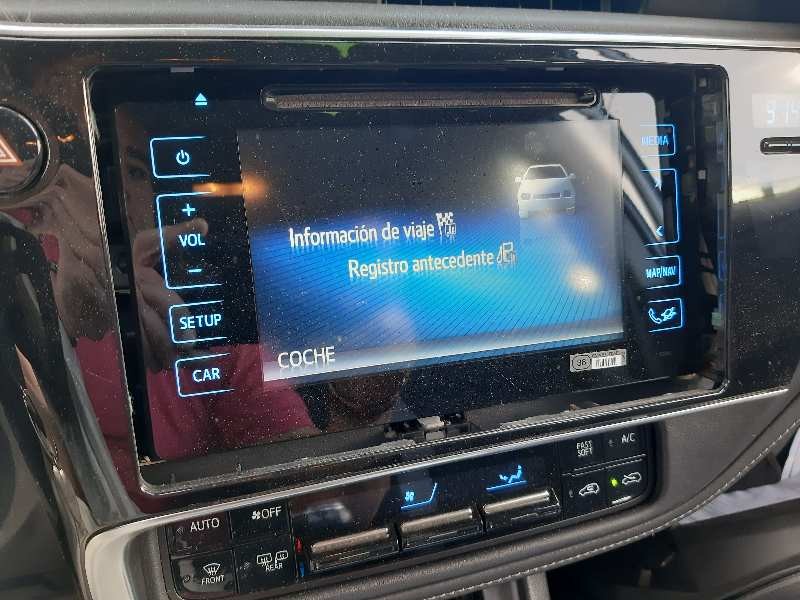 toyota auris del año 2015