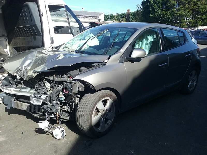 renault megane iii berlina 5 p del año 2009