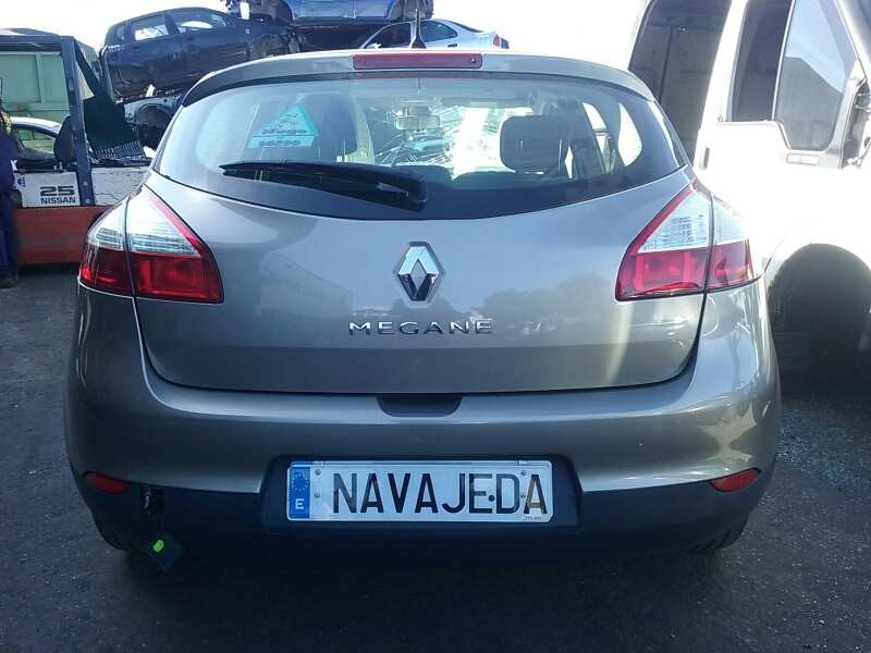 renault megane iii berlina 5 p del año 2009