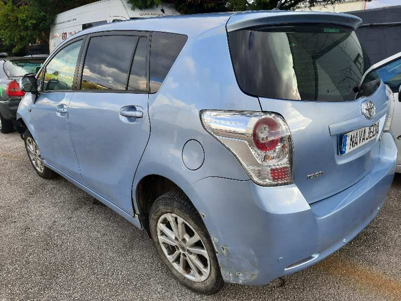 toyota verso del año 2011