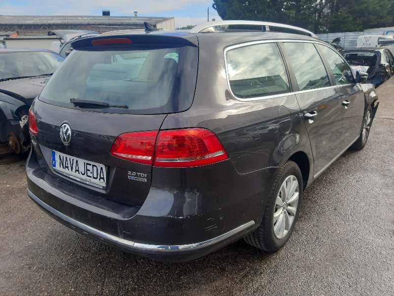 volkswagen passat variant (365) del año 2011