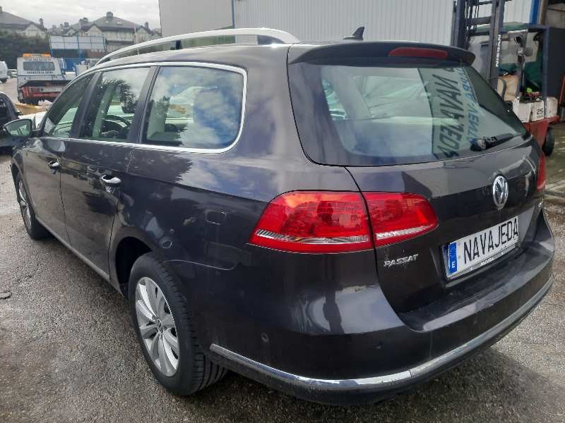 volkswagen passat variant (365) del año 2011