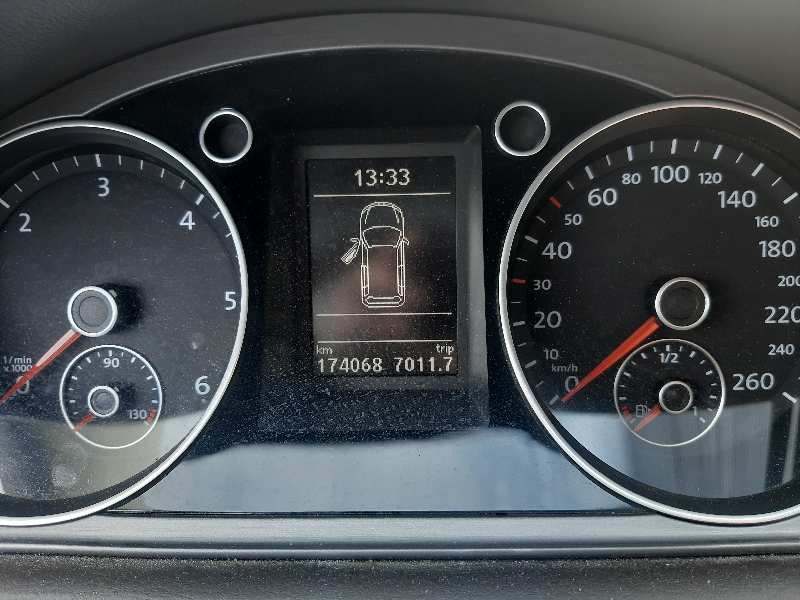 volkswagen passat variant (365) del año 2011