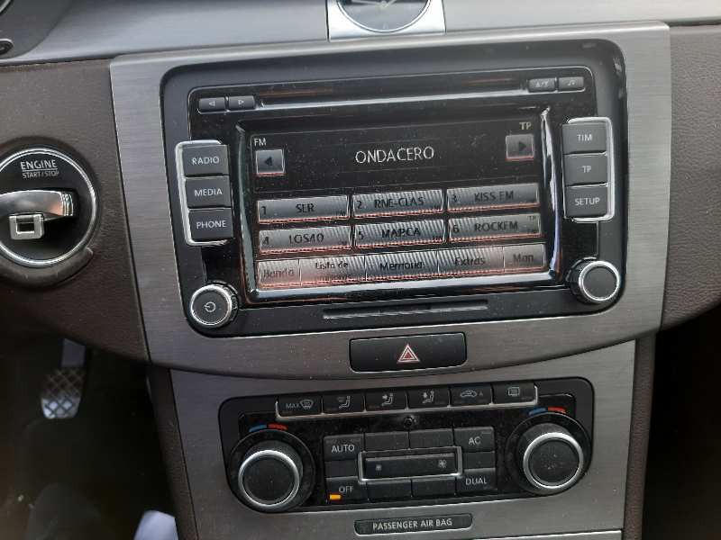 volkswagen passat variant (365) del año 2011