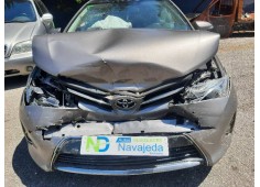 toyota auris del año 2013