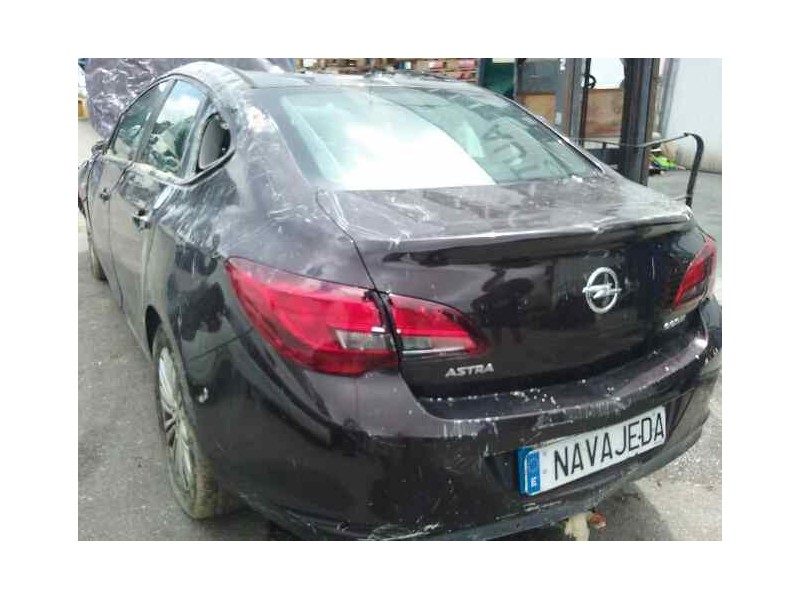 opel astra j lim. del año 2015