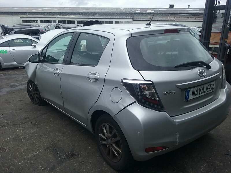 toyota yaris del año 2013