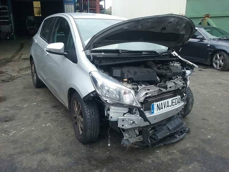 toyota yaris del año 2013