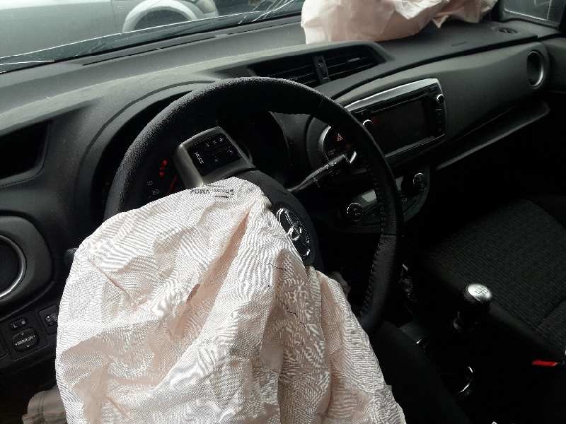 toyota yaris del año 2013