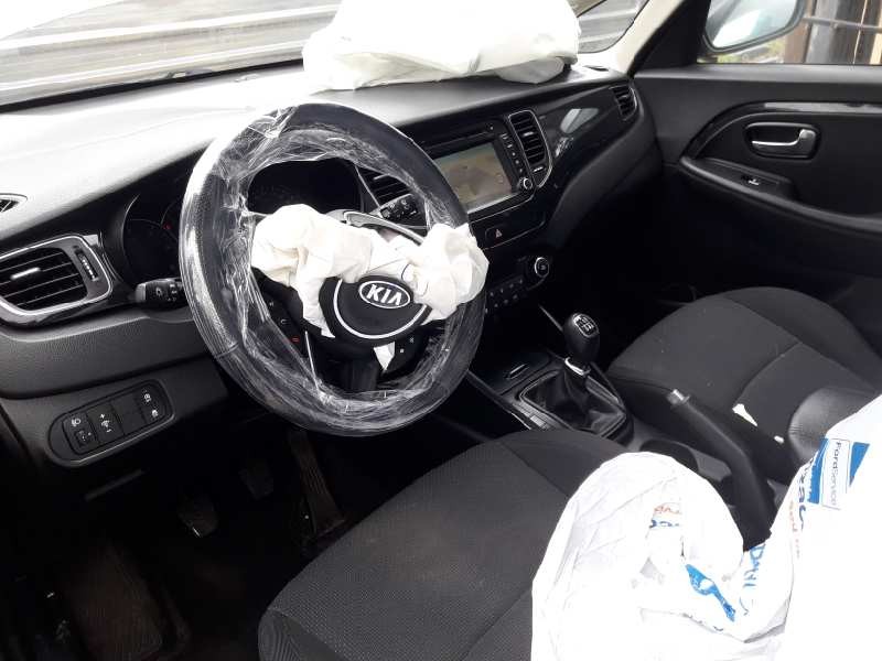 kia carens ( ) del año 2015