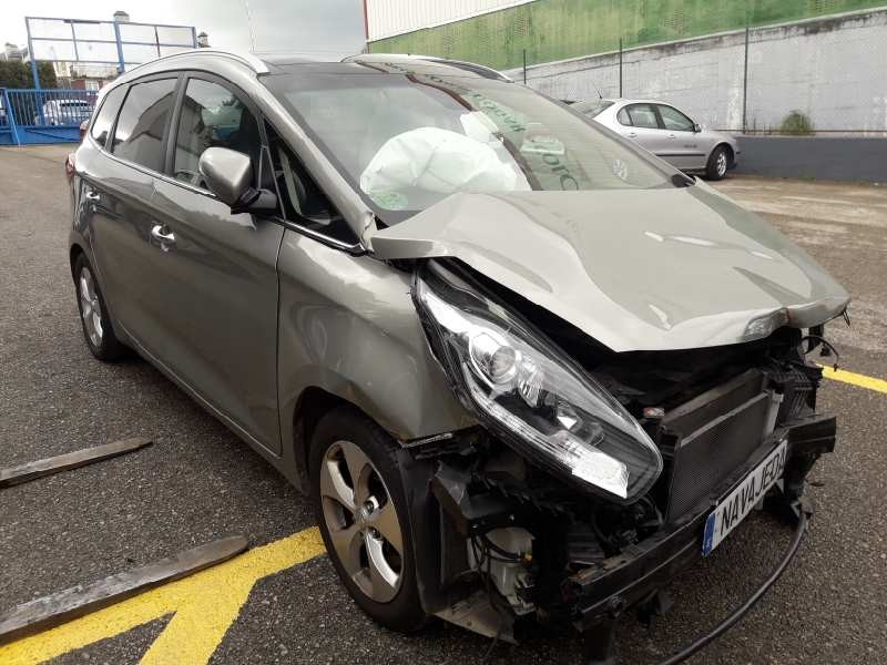 kia carens ( ) del año 2015