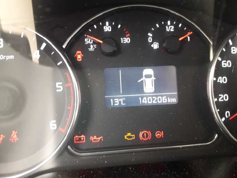 kia carens ( ) del año 2015