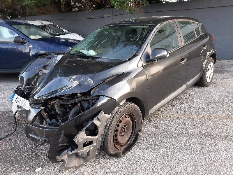 renault megane iii berlina 5 p del año 2010