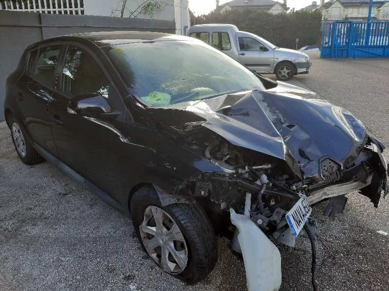 renault megane iii berlina 5 p del año 2010