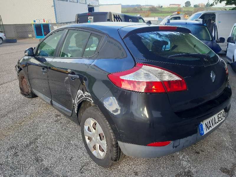 renault megane iii berlina 5 p del año 2010