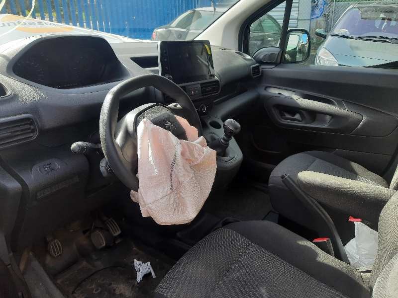 peugeot partner del año 2022