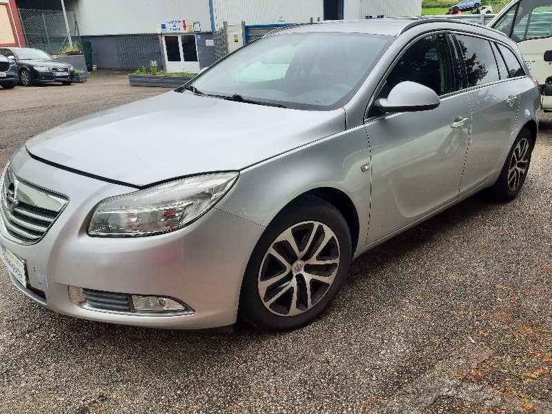 opel insignia sports tourer del año 2010