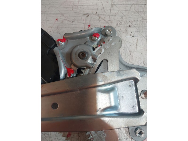 Recambio de elevalunas trasero izquierdo para lexus is 300h referencia OEM IAM 8571053121 0620204792 