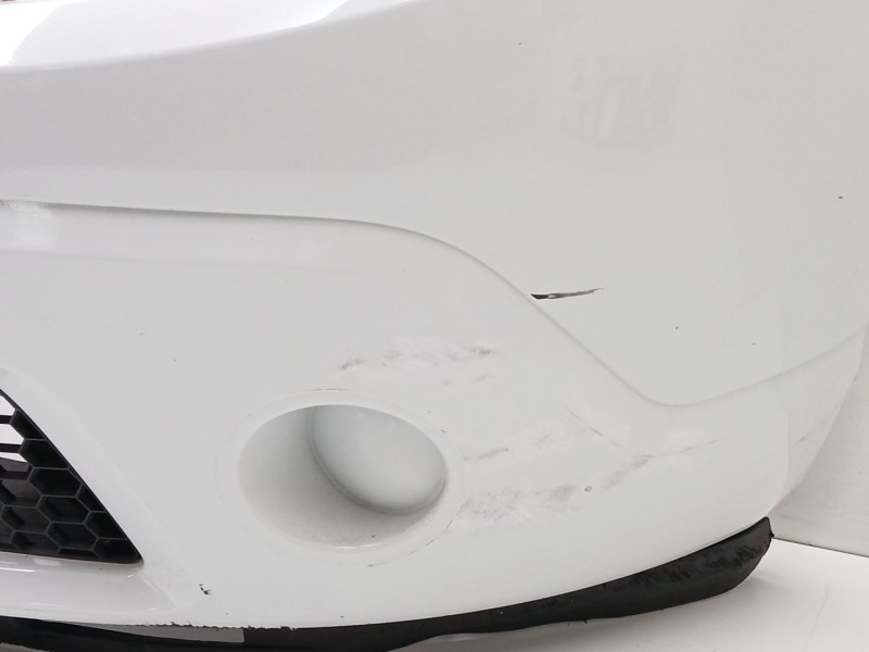 Recambio de paragolpes delantero para dacia sandero básico referencia OEM IAM 8200526596  