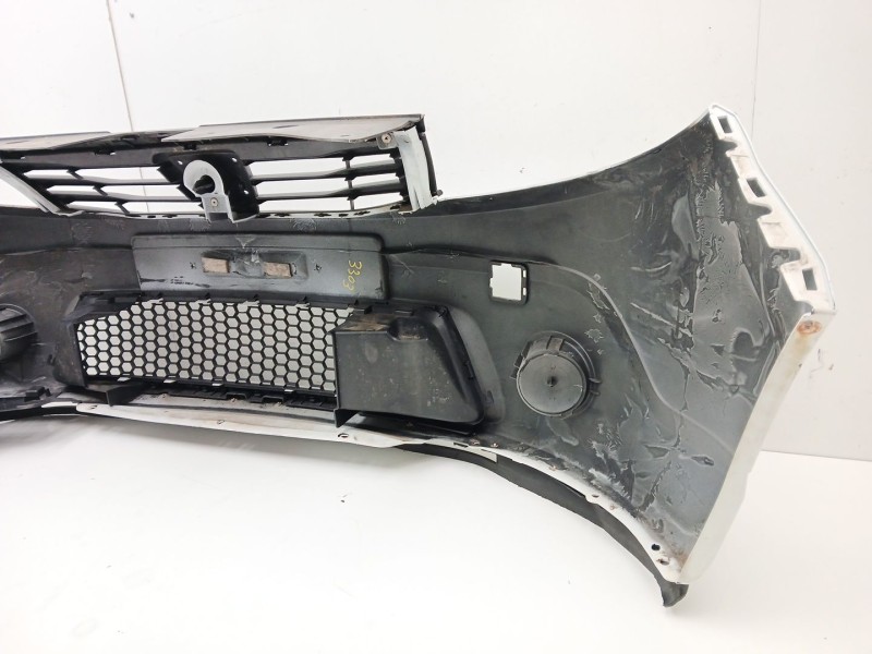 Recambio de paragolpes delantero para dacia sandero básico referencia OEM IAM 8200526596  