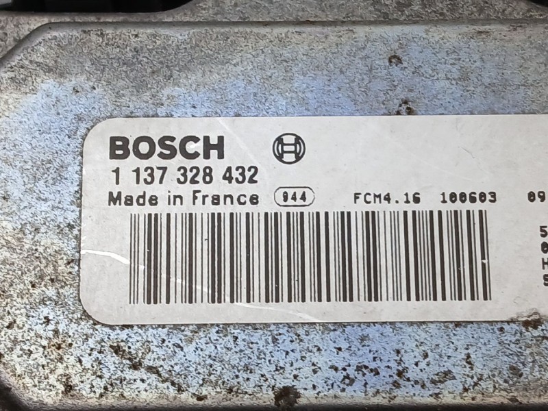 Recambio de electroventilador para volvo s80 berlina d5 momentum referencia OEM IAM 30792924  3135104003