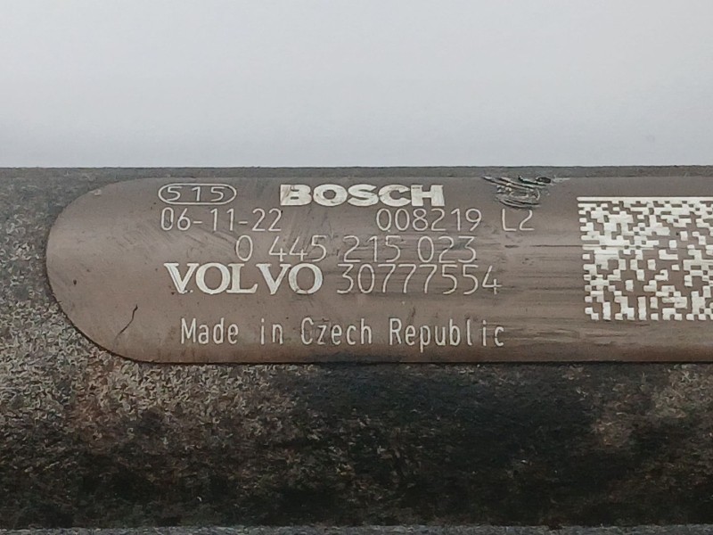 Recambio de rampa inyectora para volvo s80 berlina d5 momentum referencia OEM IAM 30777554  0445215023