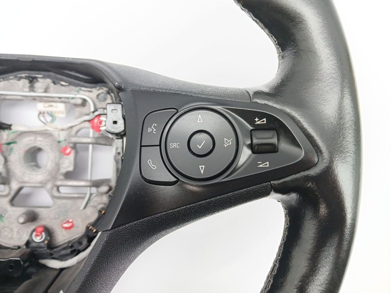 Recambio de volante para opel corsa f elegance referencia OEM IAM 39196701  