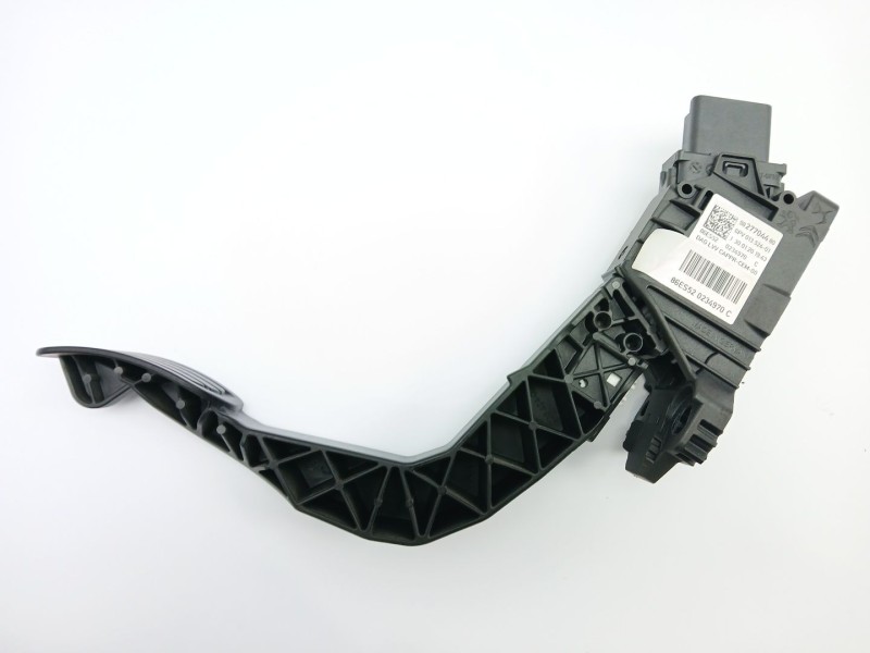 Recambio de potenciometro pedal para opel corsa f elegance referencia OEM IAM 9827704480  