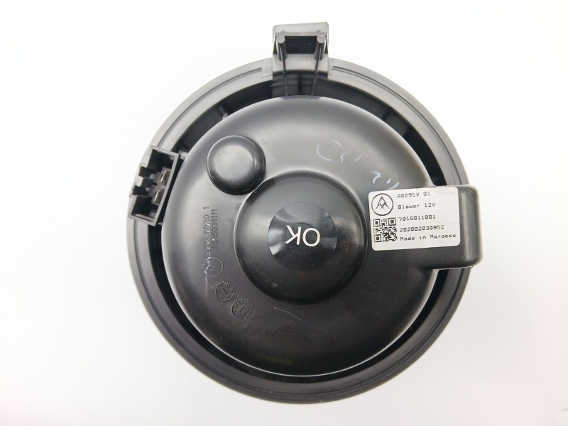 Recambio de motor calefaccion para opel corsa f elegance referencia OEM IAM 7015011001  