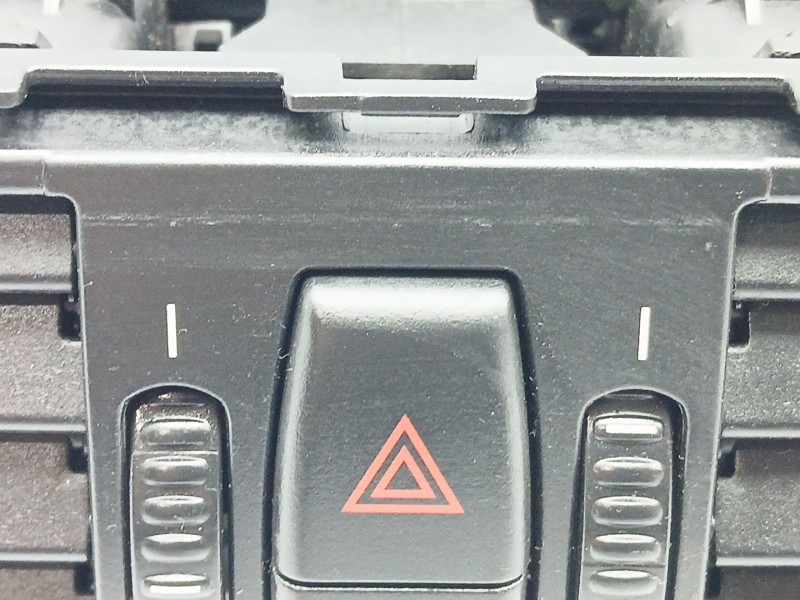 Recambio de rejilla aireadora para bmw 5 (e60) 530 d referencia OEM IAM 6910734  7009275