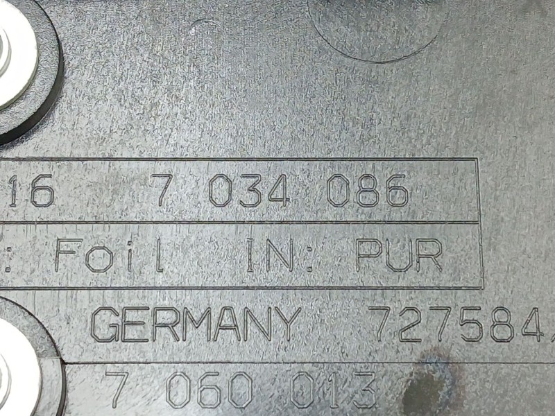 Recambio de apoyabrazos central para bmw 5 (e60) 530 d referencia OEM IAM 7034086  