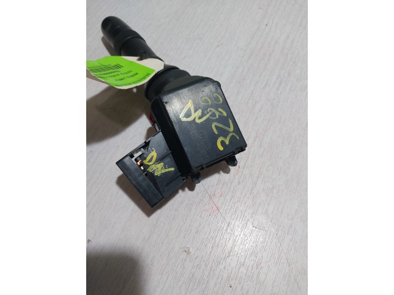 Recambio de mando limpia para toyota auris hybrid active referencia OEM IAM 8465202421 8465202411 