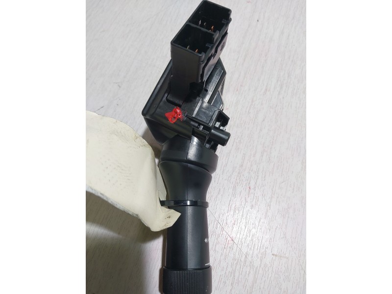 Recambio de mando limpia para toyota auris hybrid active referencia OEM IAM 8465202421 8465202411 