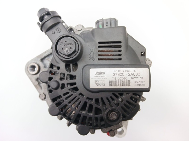 Recambio de alternador para kia cee´d drive referencia OEM IAM 373002A600  TG12C090