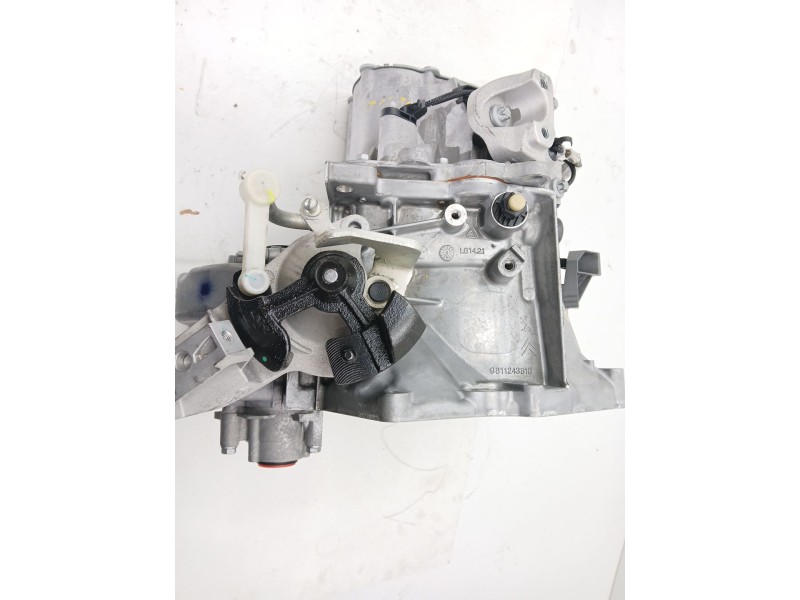 Recambio de caja cambios para opel corsa f elegance referencia OEM IAM 20V256  