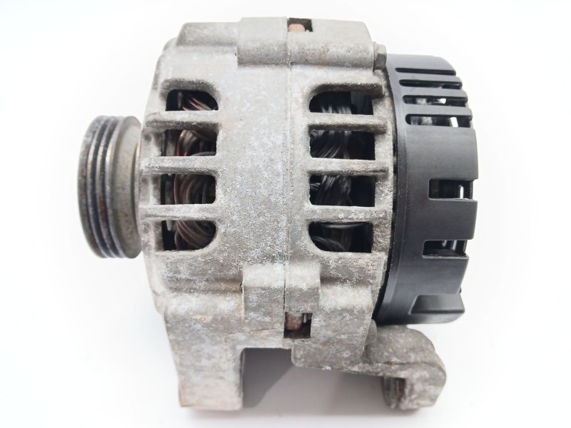 Recambio de alternador para dacia sandero básico referencia OEM IAM 8200660044  SG9B107