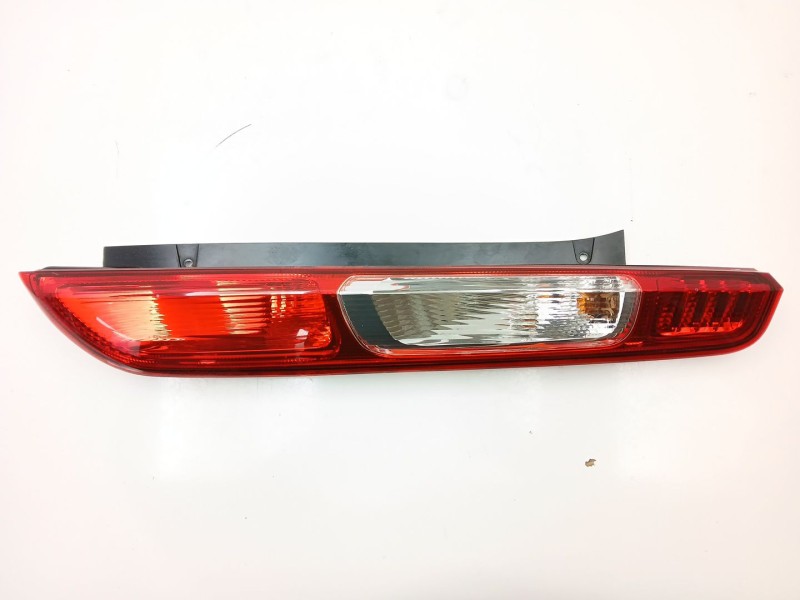 Recambio de piloto trasero derecho para ford focus berlina (cap) ambiente (d) referencia OEM IAM 4M5113404A  