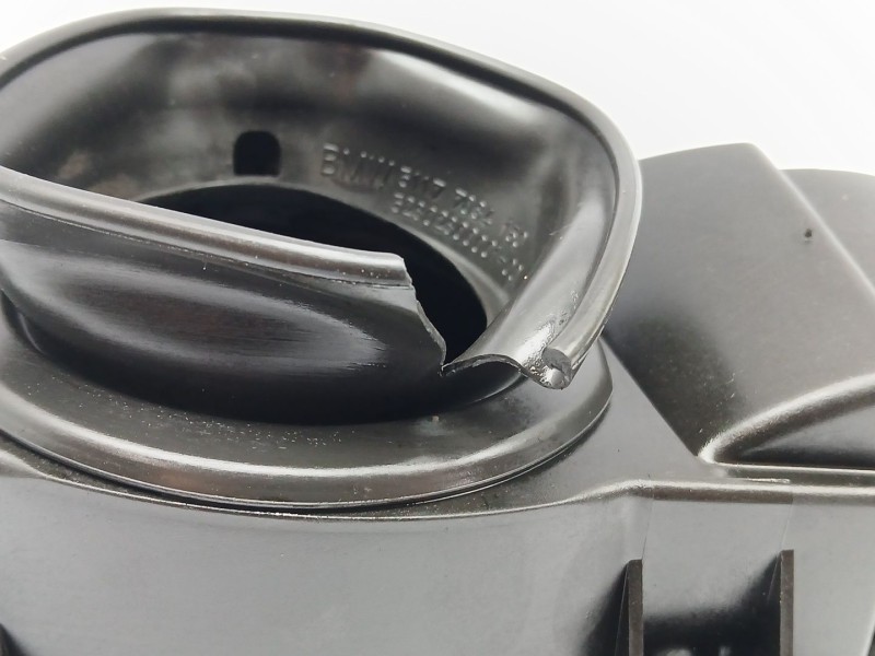 Recambio de tapa exterior combustible para bmw 5 (e60) 530 d referencia OEM IAM 7183712  