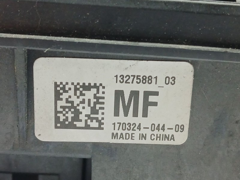 Recambio de caja reles / fusibles para opel insignia sports tourer cosmo referencia OEM IAM 13275881  