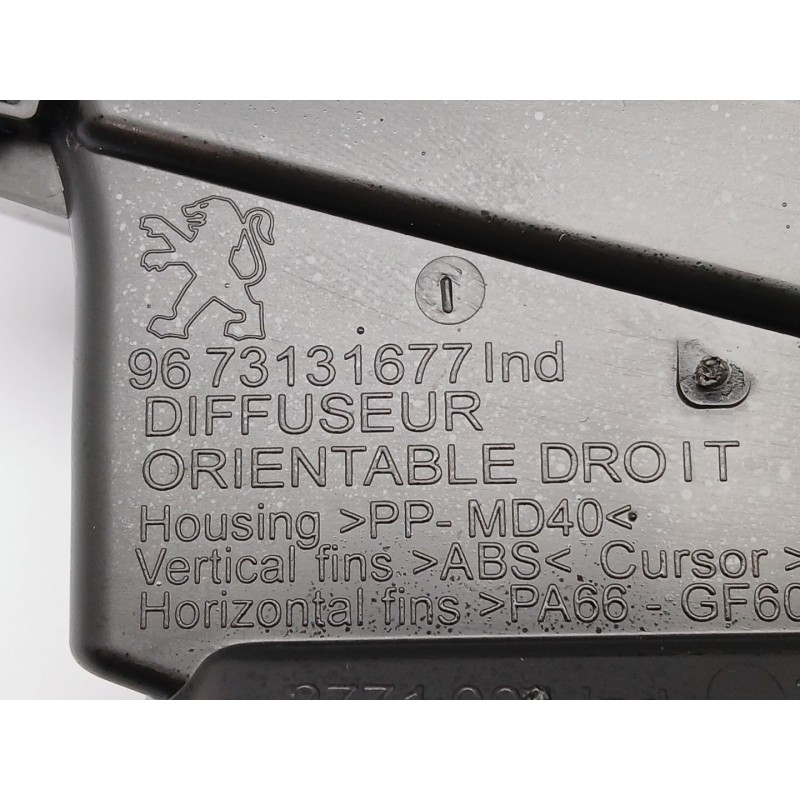 Recambio de rejilla aireadora para peugeot 208 i (ca_, cc_) 1.6 bluehdi 100 referencia OEM IAM 9673131677  