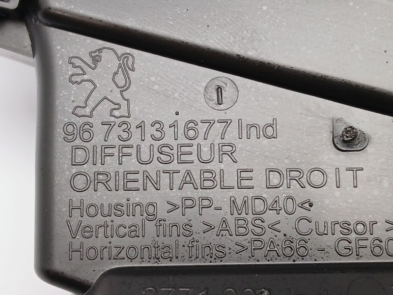 Recambio de rejilla aireadora para peugeot 208 i (ca_, cc_) 1.6 bluehdi 100 referencia OEM IAM 9673131677  