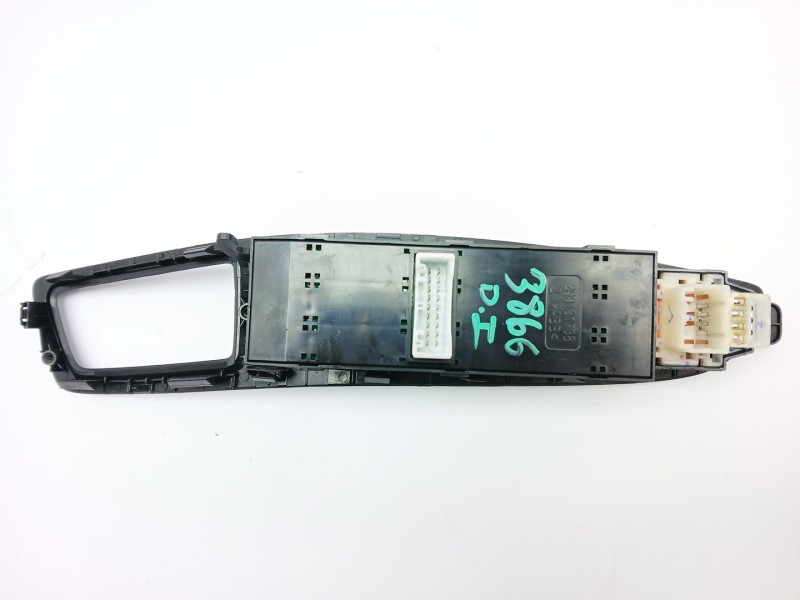 Recambio de mando elevalunas delantero izquierdo para hyundai i20 ii (gb, ib) 1.0 t-gdi referencia OEM IAM 93570C8121  