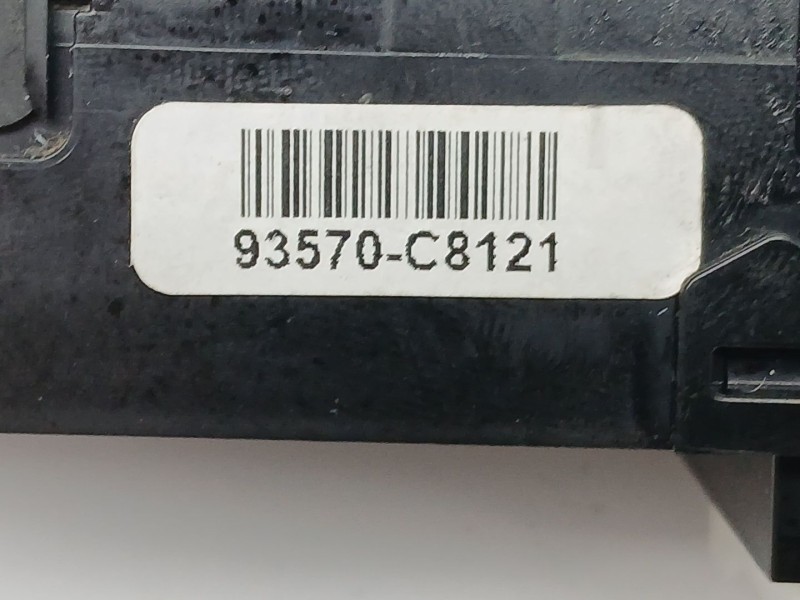 Recambio de mando elevalunas delantero izquierdo para hyundai i20 ii (gb, ib) 1.0 t-gdi referencia OEM IAM 93570C8121  